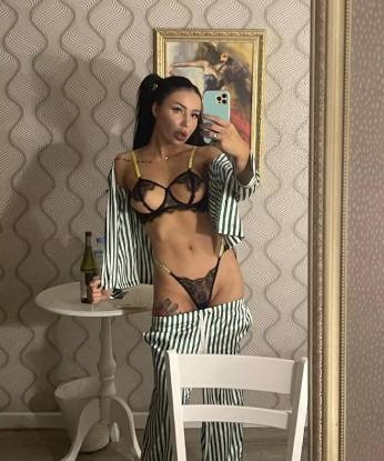 Проститутка Таиська